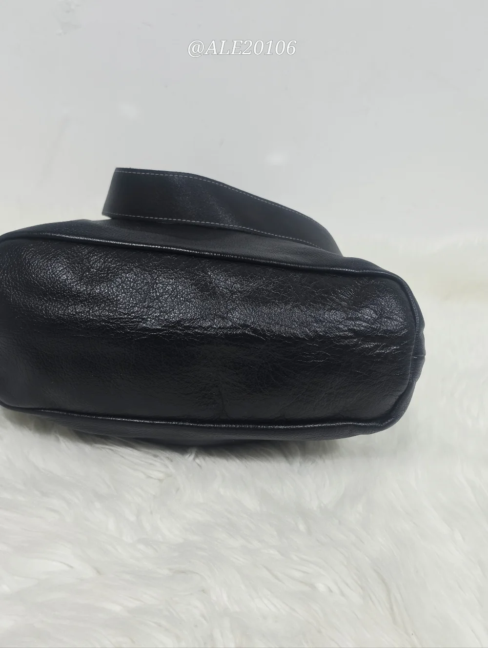 Harley-Davidson Black Leather Bucket Bag Drawstring Crossbody Purse - Picture 9 of 16